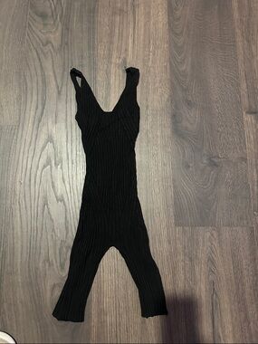 Nordstrom Black Ribbed Sleeveless Jumpsuit. Super stretchy to fit a small